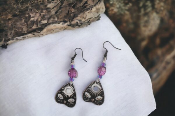 Ouija Planchette Earrings with Cat Eyes Details